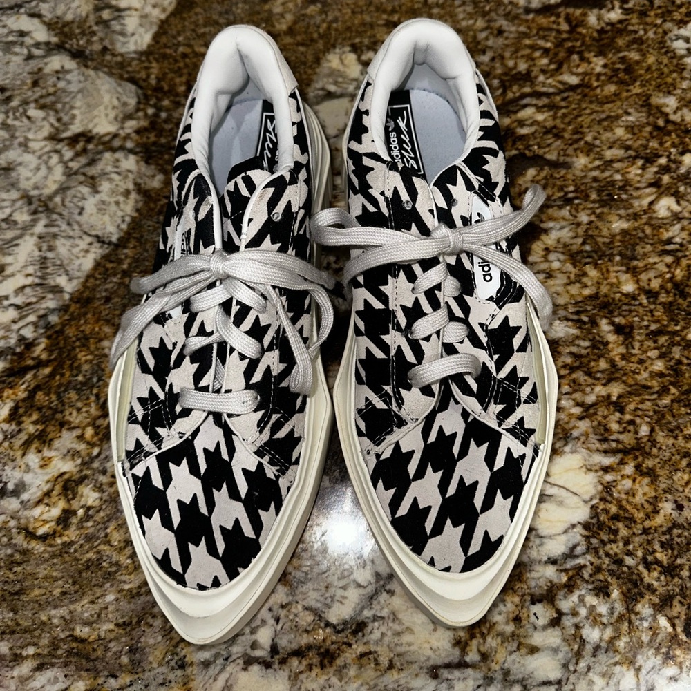 Adidas Sleek Houndstooth patten shoes